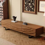 Meuble TV Relief moderne du milieu du siècle en bois massif de 210,4 cm avec 3 tiroirs et pieds en métal