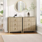 Commode moderne à 3 tiroirs avec panneaux cannelés et poignées en métal doré