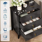 Commode moderne à 3 tiroirs avec panneaux cannelés et poignées en métal doré