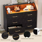 Commode noire avec bande lumineuse LED, commode moderne à 6 tiroirs, station de charge, étagère ouverte, grande commode en bois pour chambre, salon
