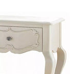 Table de chevet en bois blanc nacré avec tiroir sculpté et étagère inférieure